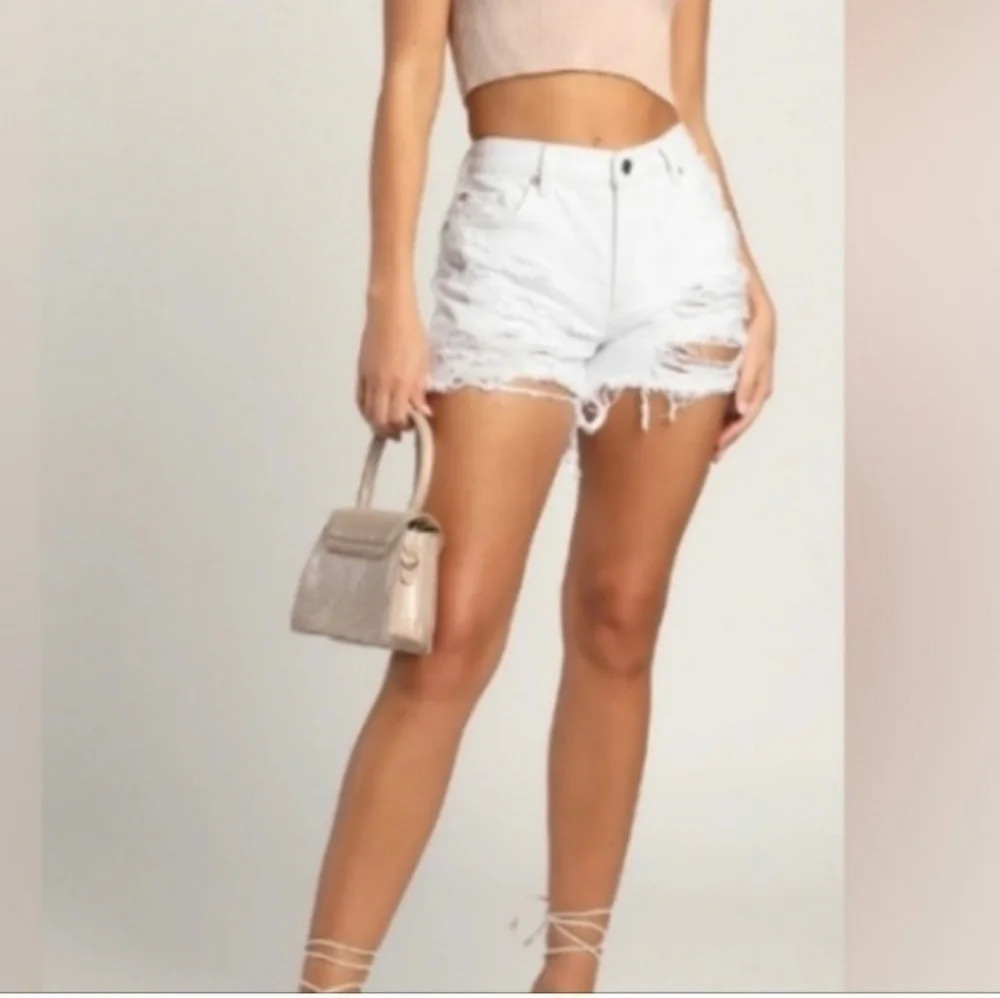 NWT || WE THE FREE || Sophia denim cut offs - Picture 2 of 8